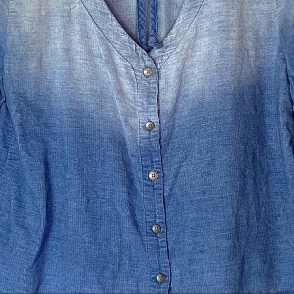 Cloth & Stone 🍁| Ombré Button Back Bell-sleeve Corduroy Blouse. - Picture 6 of 10